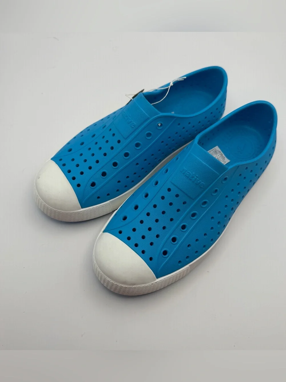 Native Jefferson Vivid Blue Shell White Slip-On Shoes YJ4 / Women’s 6 Gorpcore